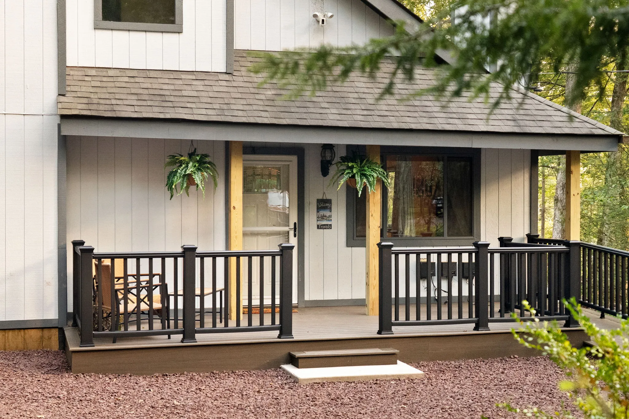 Exterior of the house, 4 of 18