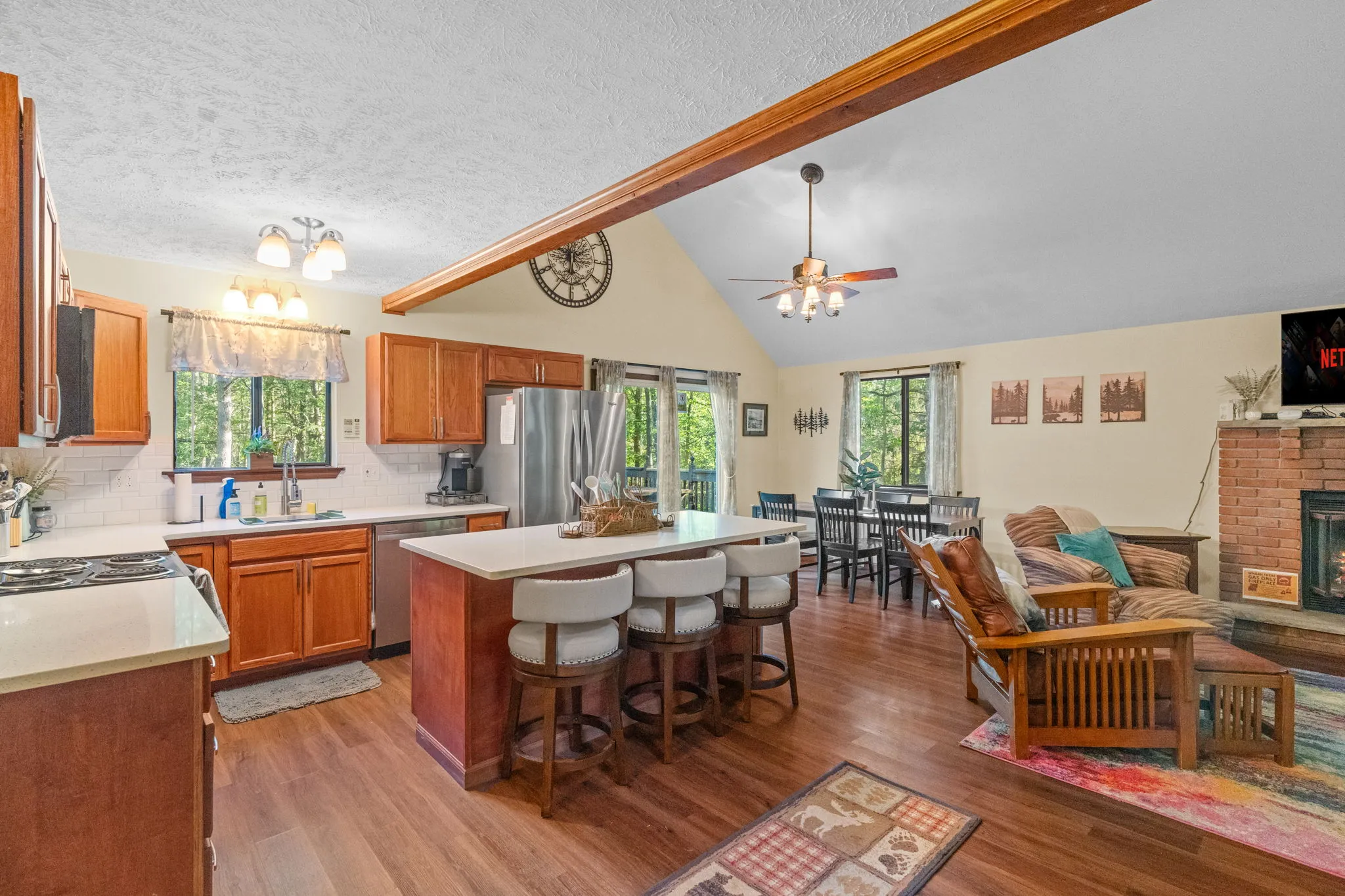 Living and dining area, 6 of 17
