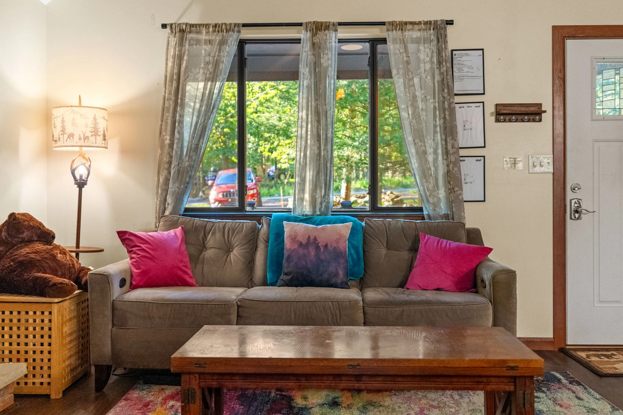 Living and dining area, 10 of 17