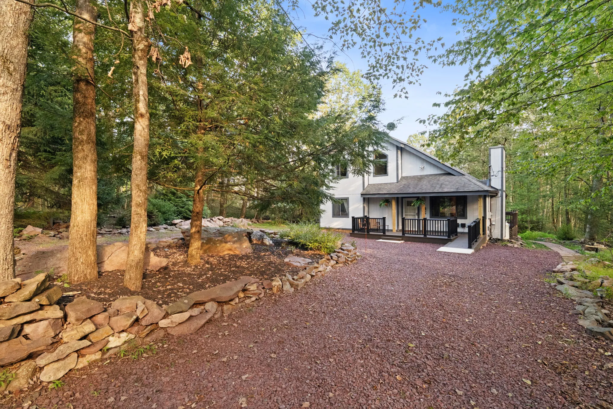 Exterior of the house, 7 of 18