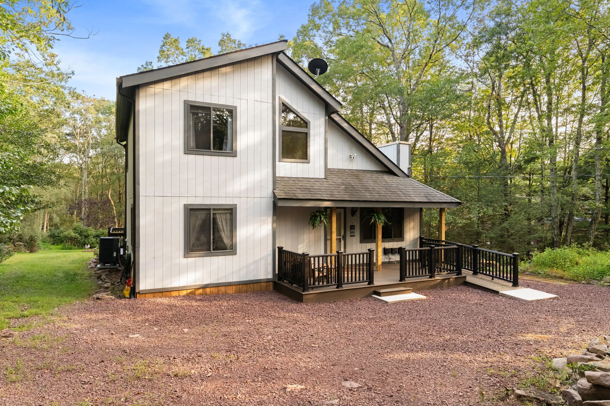 Exterior of the house, 1 of 18